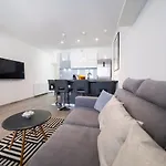 Modern With Loggia Terrace And Parking Zadar