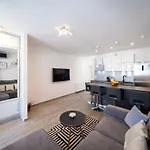 Modern With Loggia Terrace And Parking Apartment Zadar