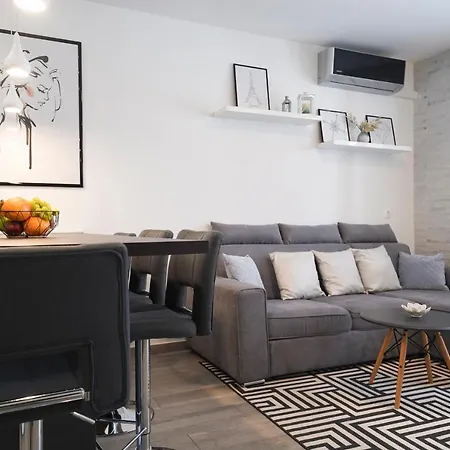 Apartment Modern With Loggia Terrace And Parking