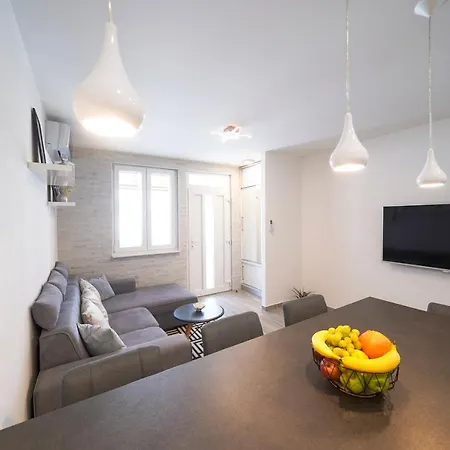 Modern With Loggia Terrace And Parking * Zadar