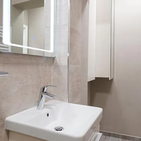 Modern With Loggia Terrace And Parking Zadar