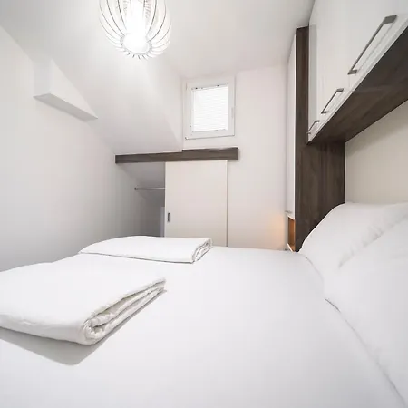 Modern With Loggia Terrace And Parking *