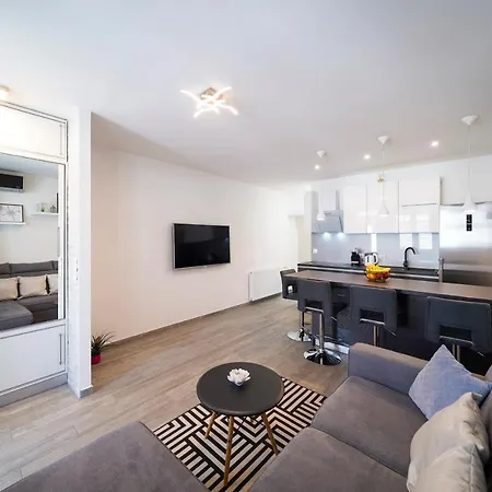 Modern With Loggia Terrace And Parking Lejlighed Zadar