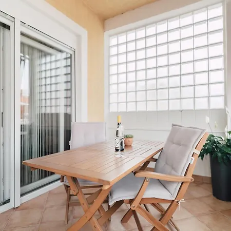 Modern With Loggia Terrace And Parking Задар