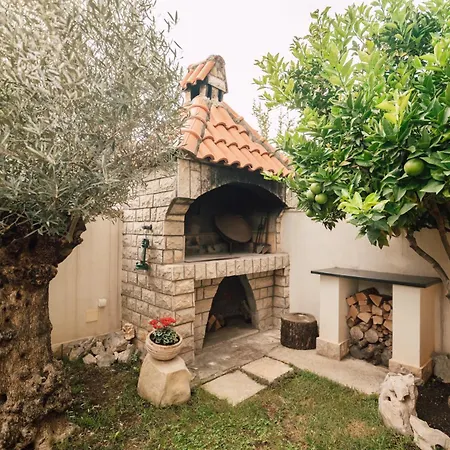 Modern With Loggia Terrace And Parking Apartman