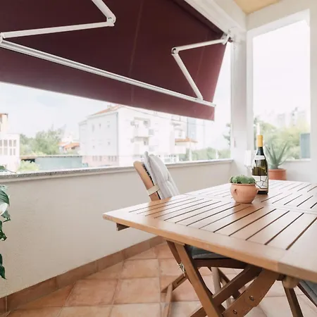Διαμέρισμα Modern With Loggia Terrace And Parking *