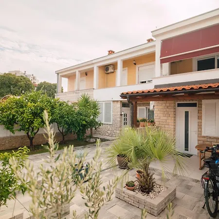 Modern With Loggia Terrace And Parking Lejlighed