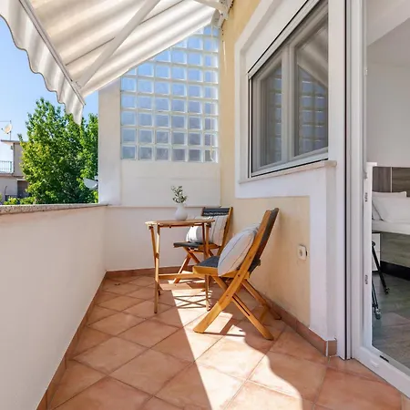 Διαμέρισμα Modern With Loggia Terrace And Parking *