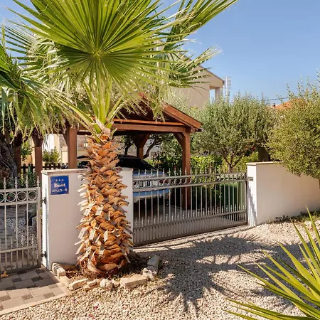 Διαμέρισμα Modern With Loggia Terrace And Parking *