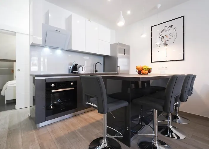 Modern With Loggia Terrace And Parking Appartement