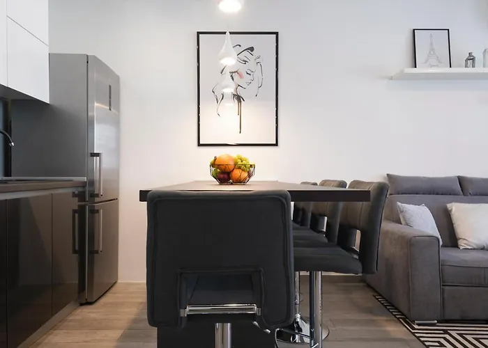 Modern With Loggia Terrace And Parking Appartement