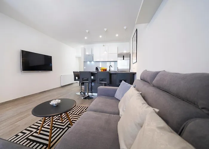 Modern With Loggia Terrace And Parking Zadar