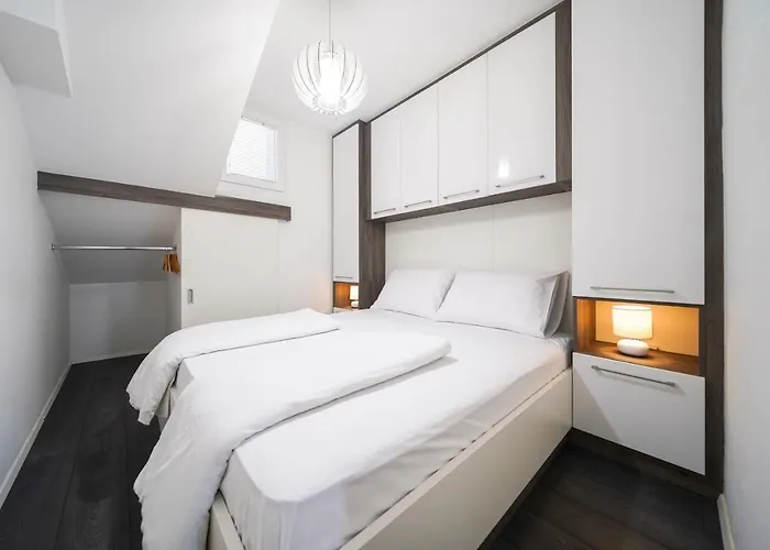 Modern With Loggia Terrace And Parking Zadar