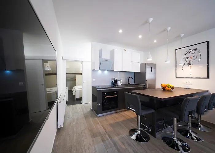 Modern With Loggia Terrace And Parking Appartement