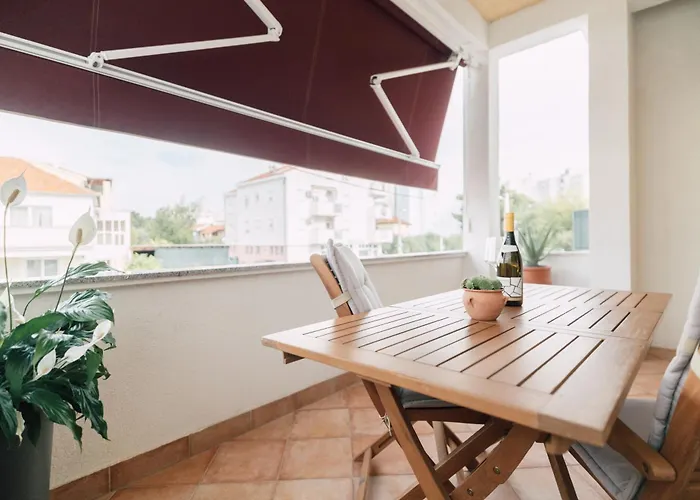 Appartement Modern With Loggia Terrace And Parking *